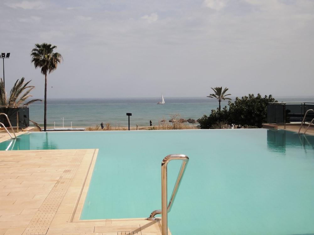 פואנגירולה Hotel Angela - Adults Recommended מראה חיצוני תמונה